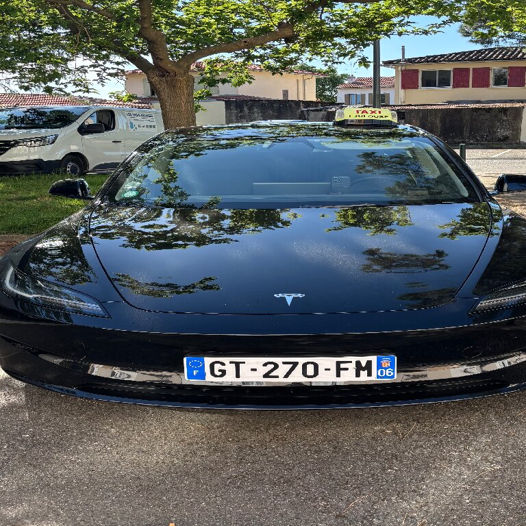 Mietwagen mit Fahrer Colomiers: Tesla