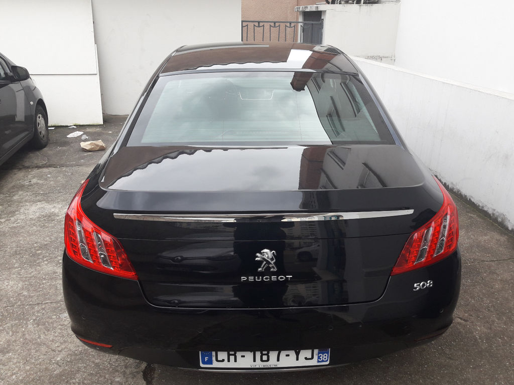 Mietwagen mit Fahrer Vénissieux: Peugeot