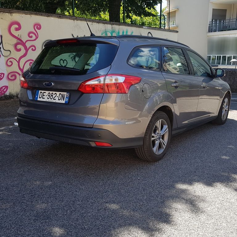 Mietwagen mit Fahrer Lyon: Ford