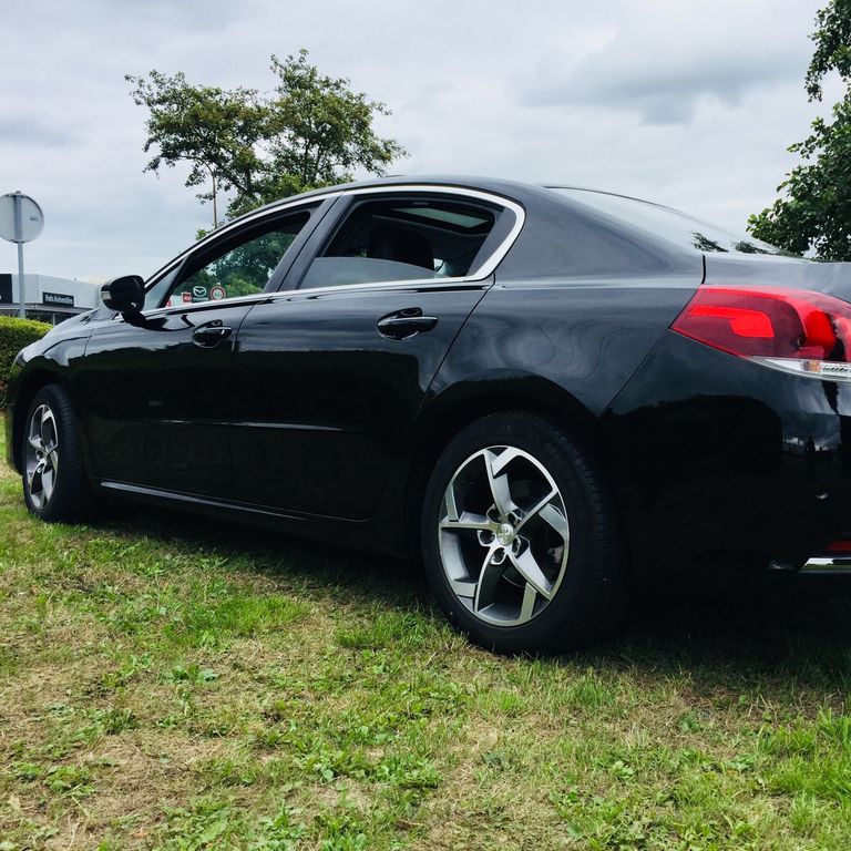 VTC Mons-en-Baroeul: Peugeot