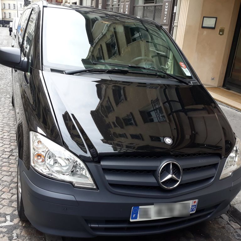 Mietwagen mit Fahrer Voulangis: Mercedes