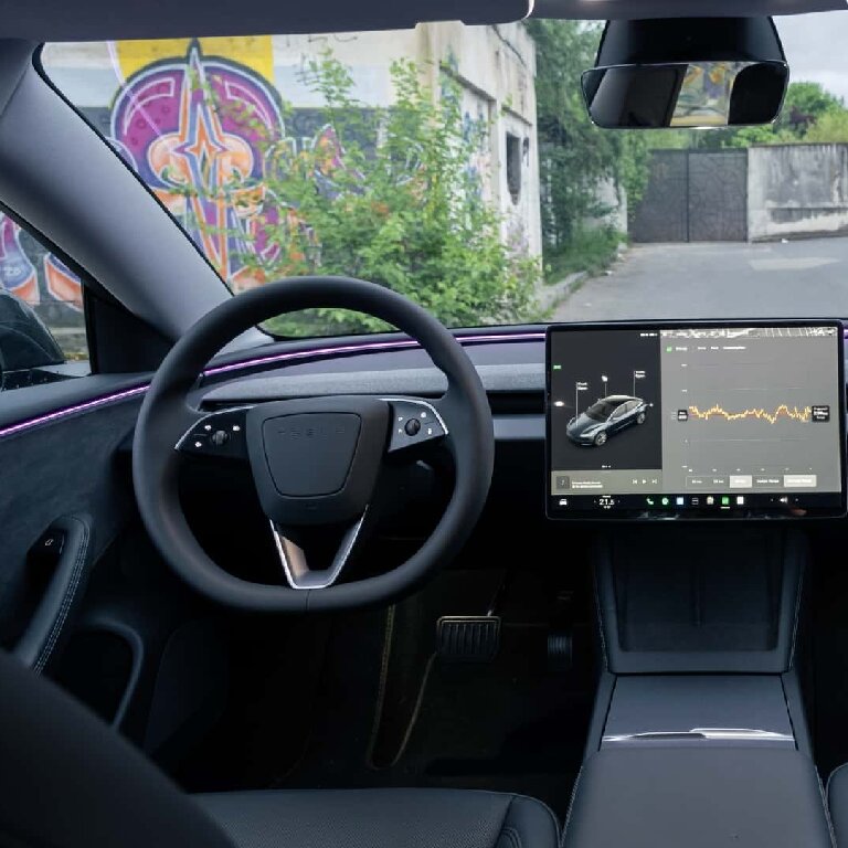 Mietwagen mit Fahrer Corbeil-Essonnes: Tesla