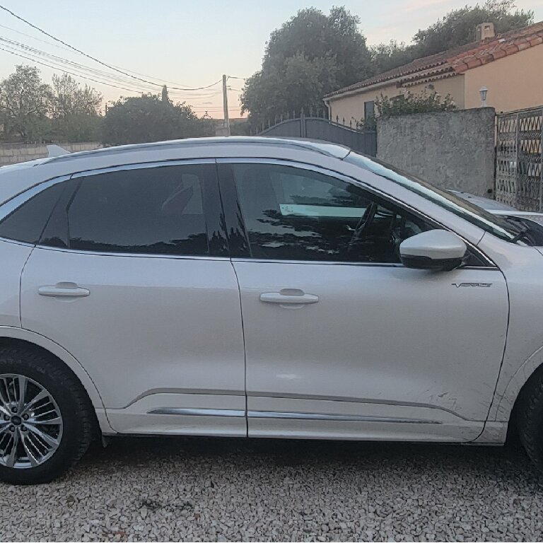 Mietwagen mit Fahrer Mazan: Ford