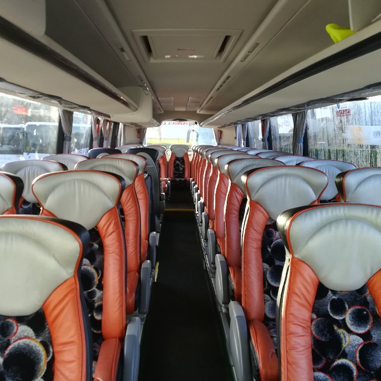 Coach provider Rouxmesnil-Bouteilles: Volvo