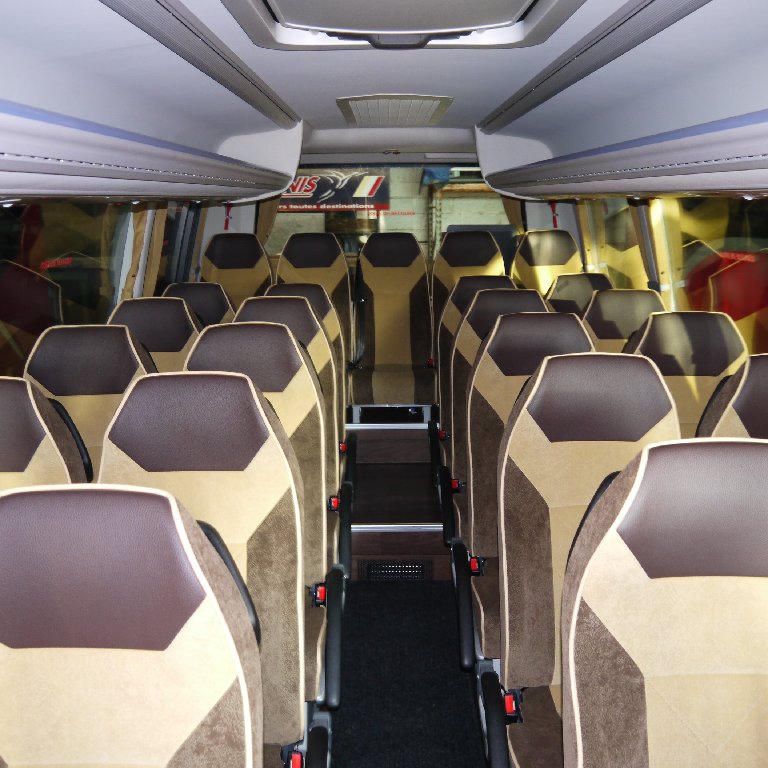 Reisebus Anbieter Rouxmesnil-Bouteilles: Iveco