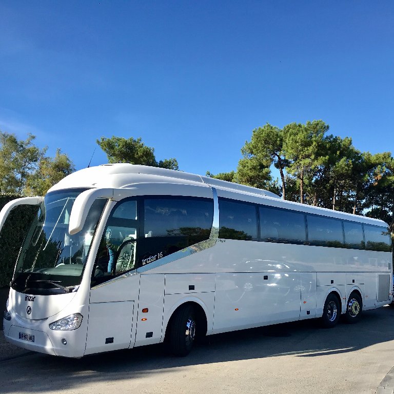 Coach provider Ambarès-et-Lagrave: Iveco