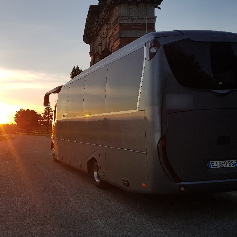 Coach provider Ambarès-et-Lagrave: Iveco