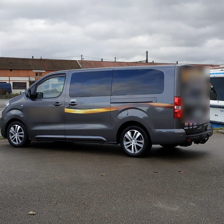 VTC Poilly-sur-Tholon: Peugeot