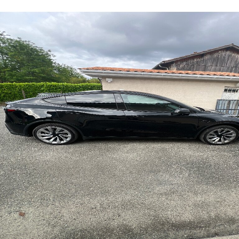Personenvervoer Le Taillan-Médoc: Tesla