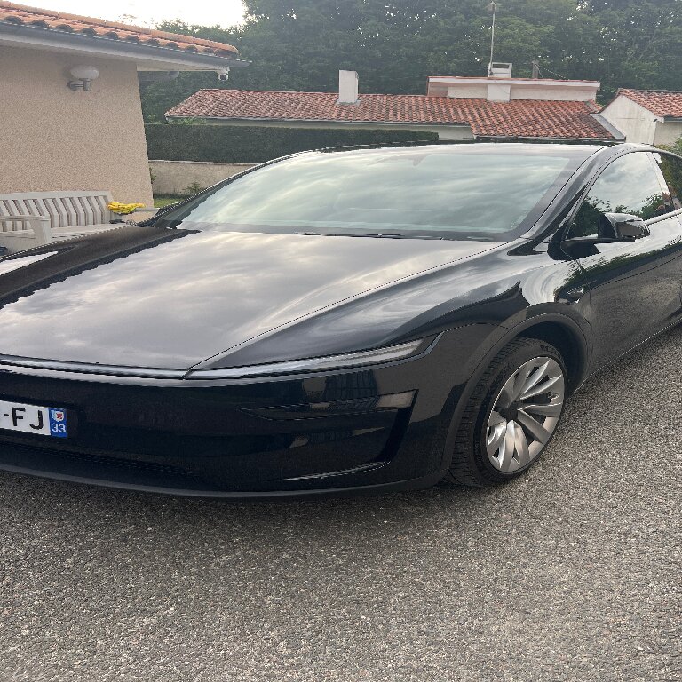 Personenvervoer Le Taillan-Médoc: Tesla