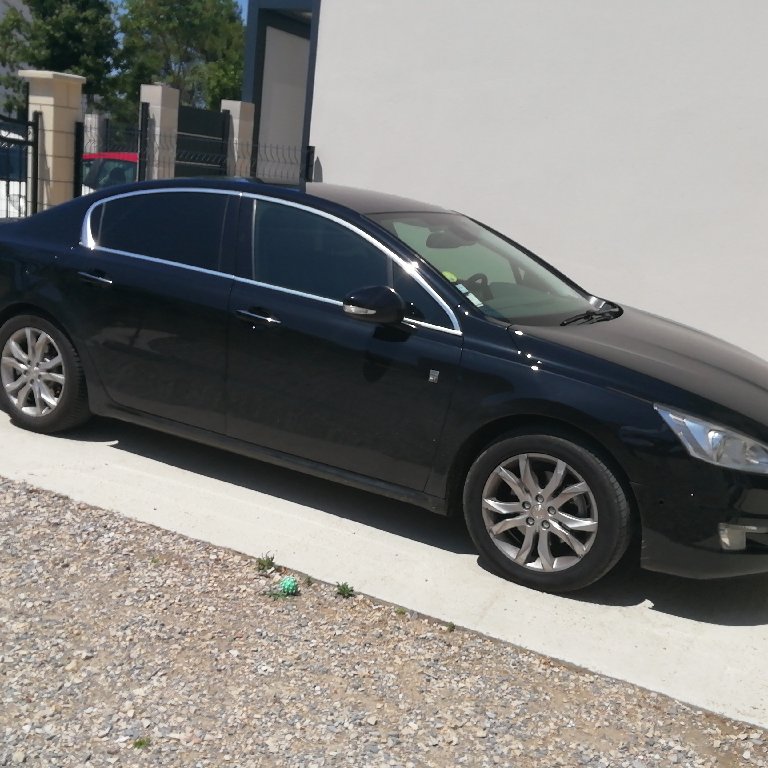VTC Nages-et-Solorgues: Peugeot