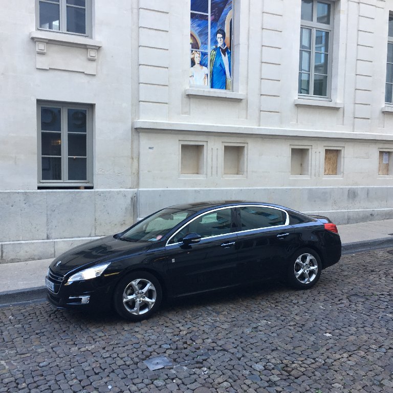VTC Morières-lès-Avignon: Peugeot
