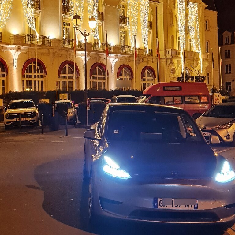 VTC Hérouville-Saint-Clair: Tesla