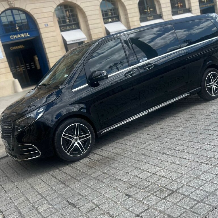 Mietwagen mit Fahrer Blois: Mercedes