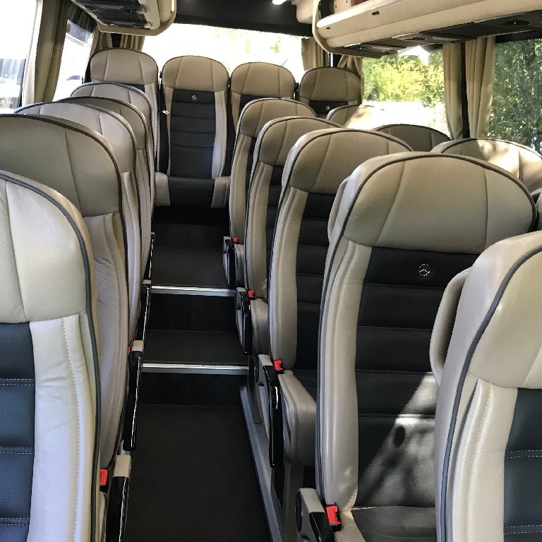 Reisebus Anbieter Paris: Mercedes