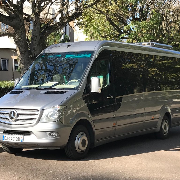 Reisebus Anbieter Paris: Mercedes