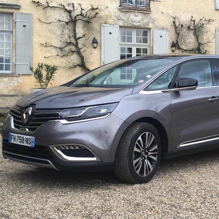 Mietwagen mit Fahrer Le Taillan-Médoc: Renault