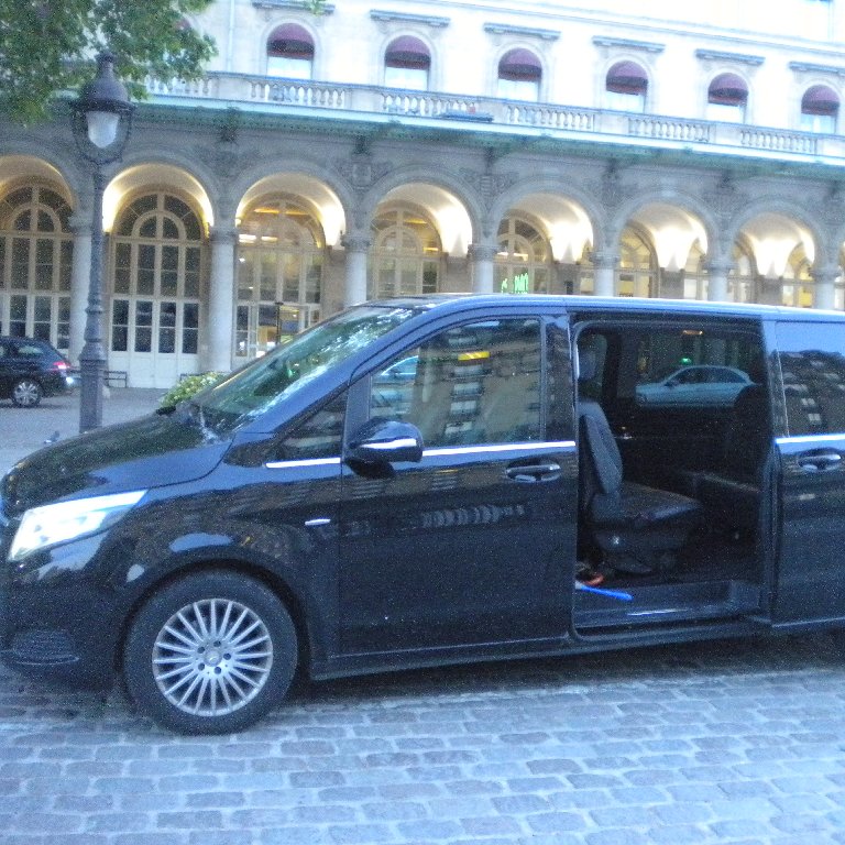 Mietwagen mit Fahrer Neuilly-sur-Marne: Mercedes