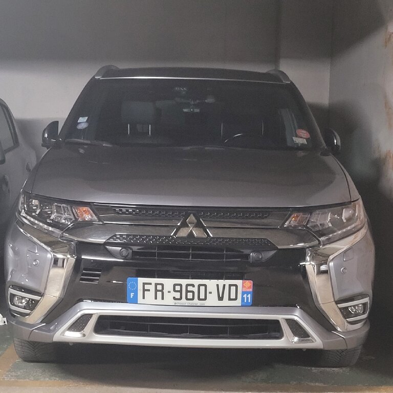 VTC Paris: Mitsubishi