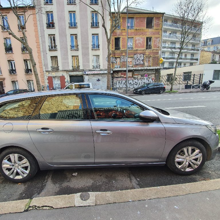 Mietwagen mit Fahrer Malakoff: Peugeot