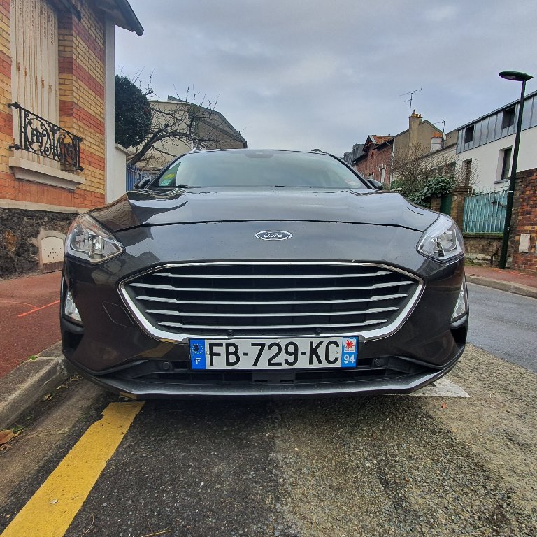 Mietwagen mit Fahrer Malakoff: Ford