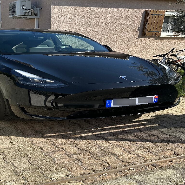 Mietwagen mit Fahrer Eaunes: Tesla