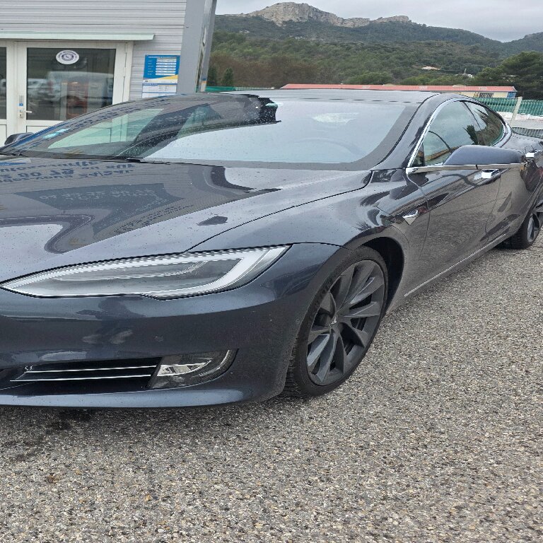 Taxi Peypin: Tesla