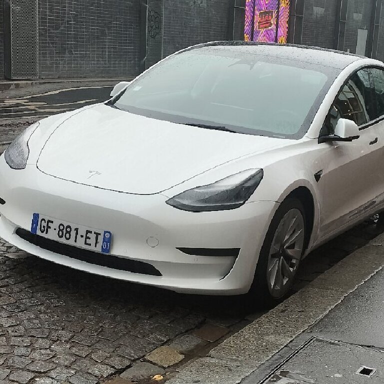Mietwagen mit Fahrer Paris: Tesla