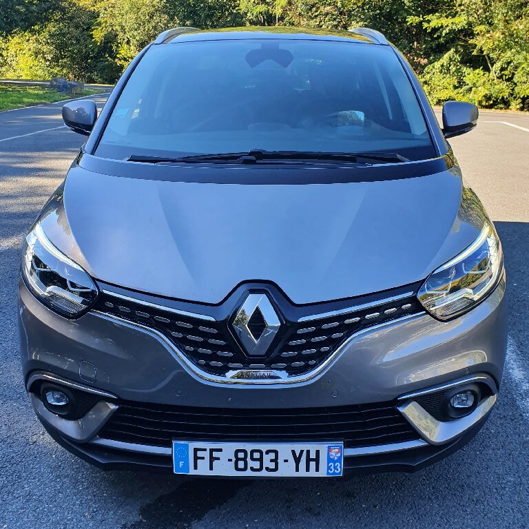 Mietwagen mit Fahrer Bourges: Renault