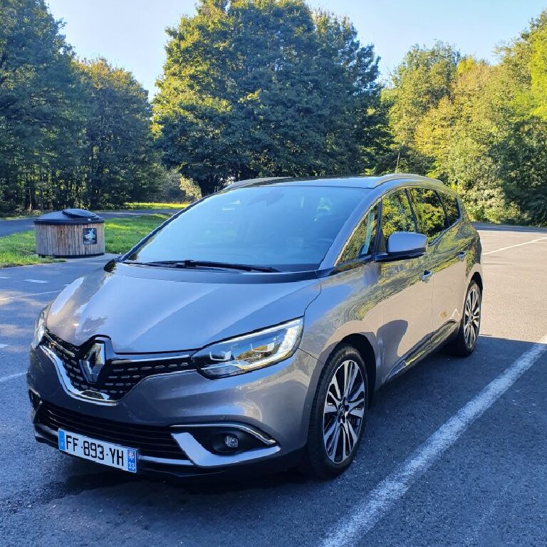 Mietwagen mit Fahrer Bourges: Renault