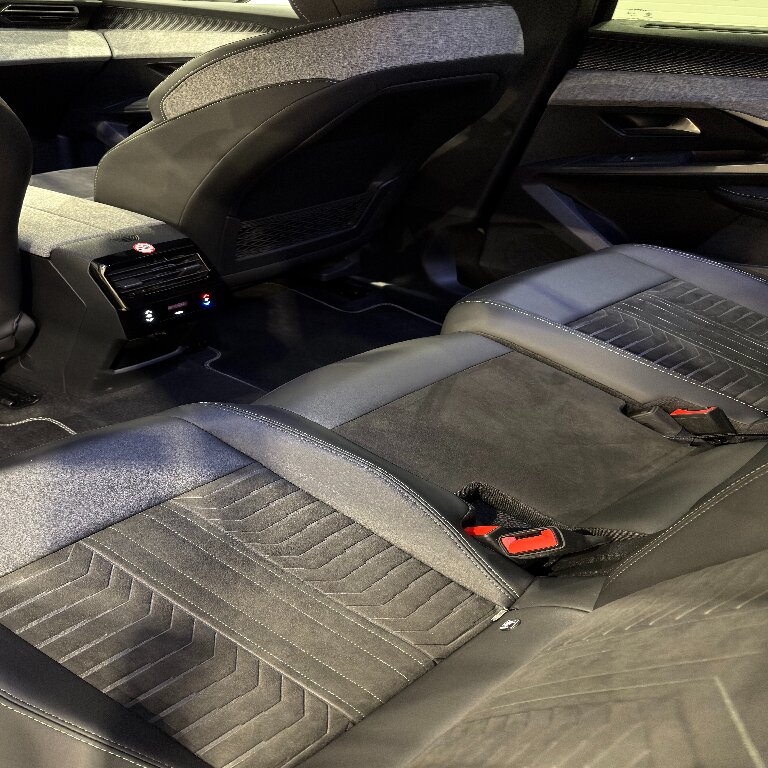 Taxi Saint-Contest: Peugeot