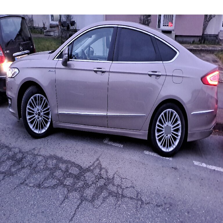 Mietwagen mit Fahrer Reims: Ford USA