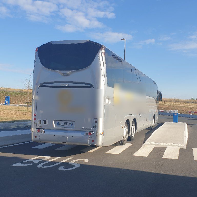Reisbus aanbieder Saint-Étienne: Iveco