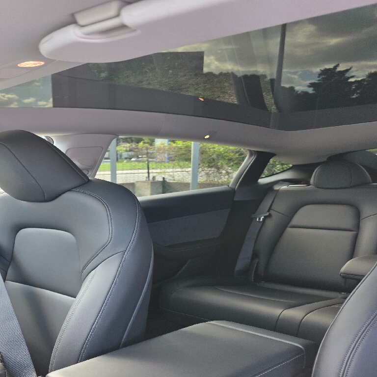 Mietwagen mit Fahrer Draguignan: Tesla