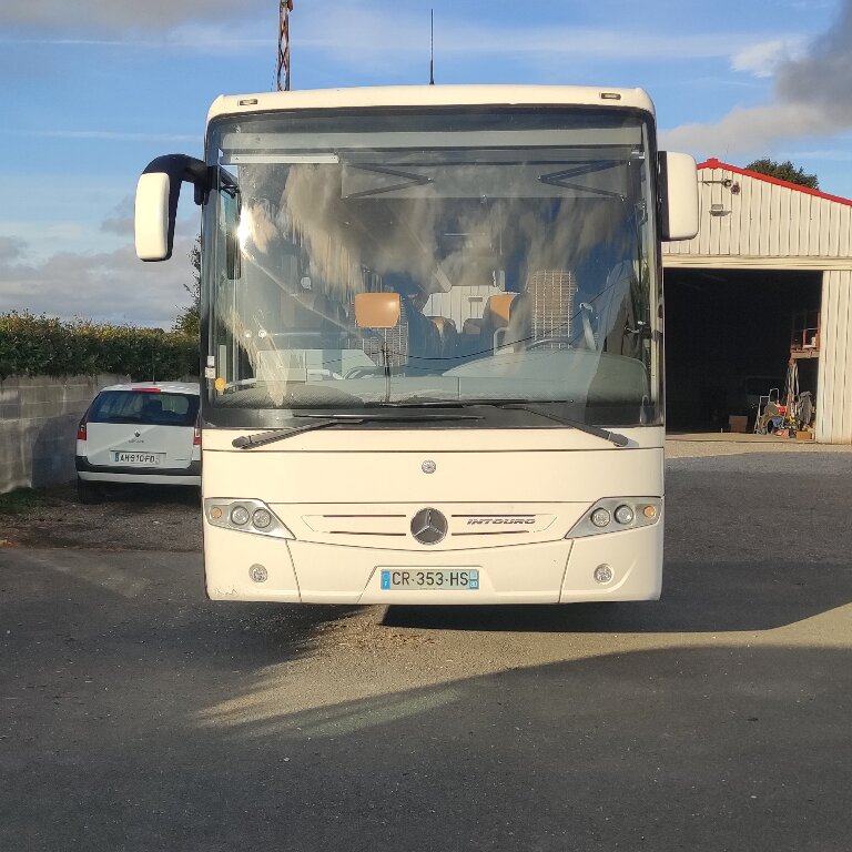 Coach provider Abbeville: Mercedes