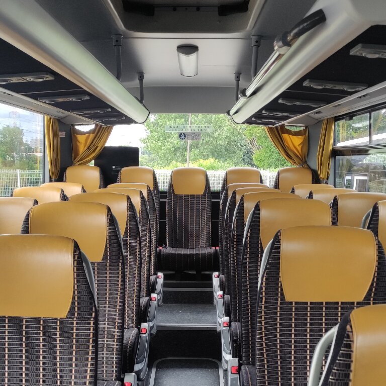 Coach provider Abbeville: Mercedes