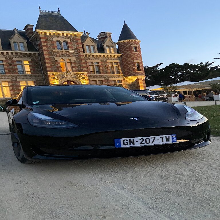 VTC Saint-Aubin-du-Cormier: Tesla