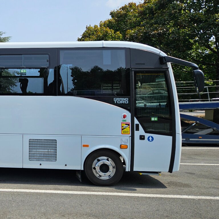 Operador de autocares Lourdes: Isuzu