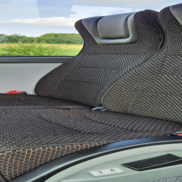 Operador de autocares Lourdes: Isuzu