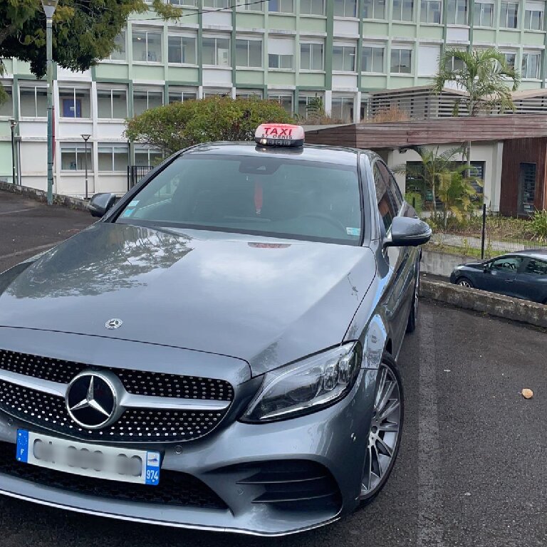 Taxi Saint-Denis: Mercedes
