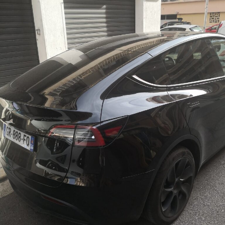 VTC La Trinité: Tesla