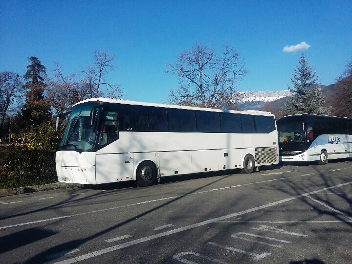 Reisbus aanbieder Pont-Sainte-Maxence: Bova