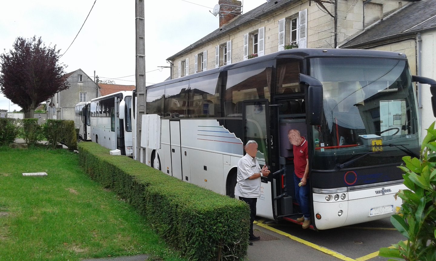Reisebus Anbieter Pont-Sainte-Maxence: Van Hool