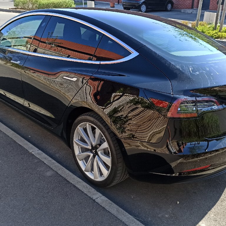 VTC Lesquin: Tesla