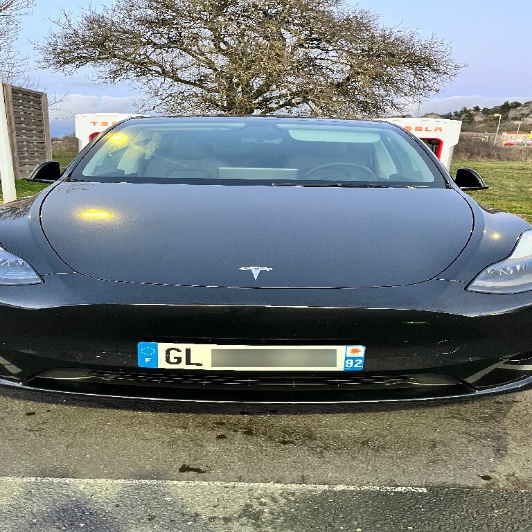 Mietwagen mit Fahrer Montpellier: Tesla