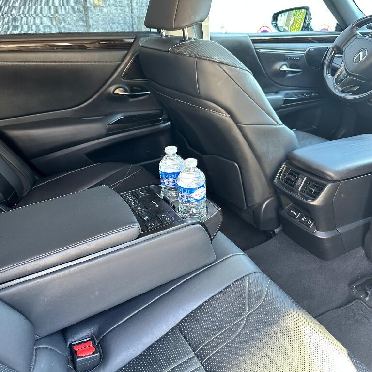 Mietwagen mit Fahrer Toulouse: Lexus