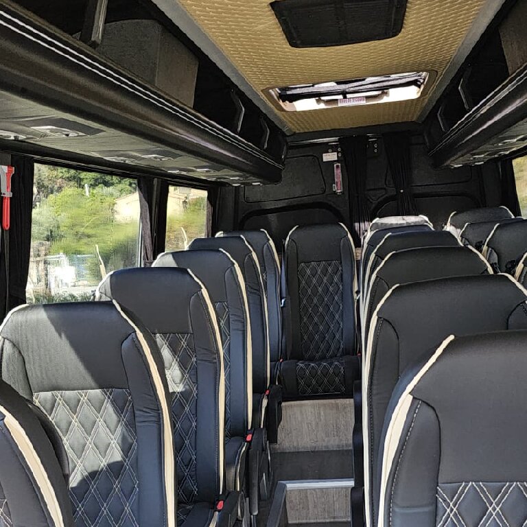 Reisebus Anbieter Carros: Mercedes