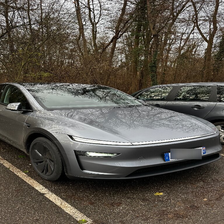 Mietwagen mit Fahrer Stotzheim: Tesla