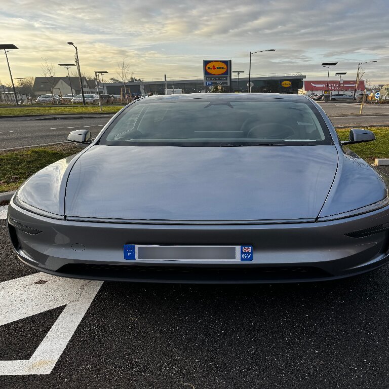 Mietwagen mit Fahrer Stotzheim: Tesla