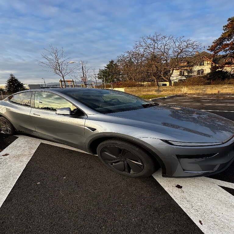 Mietwagen mit Fahrer Stotzheim: Tesla